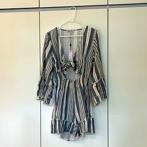 NWT: BCBGeneration Stripe Ruffle Long Sleeve Faux Wrap Romper - Size: Small